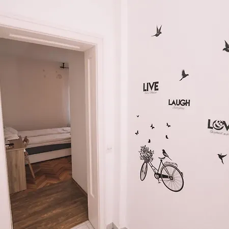 Guest house De Lux & Emilia